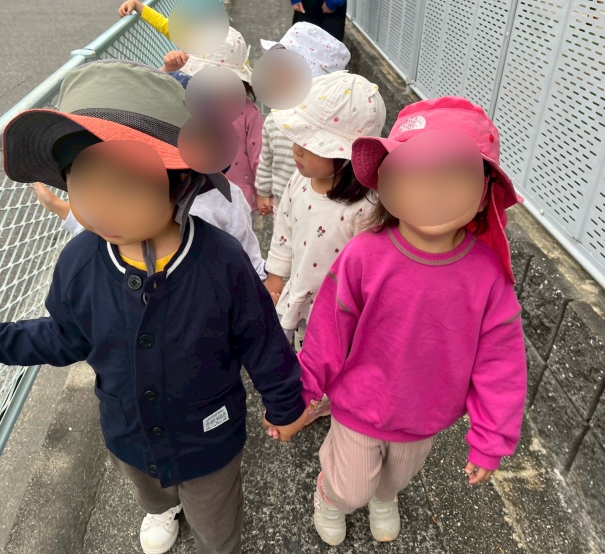 ピクニックに行きました（りんご組１，２歳児）